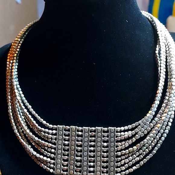 Chico's Jewelry - EUC Chico's Collar style Necklace!